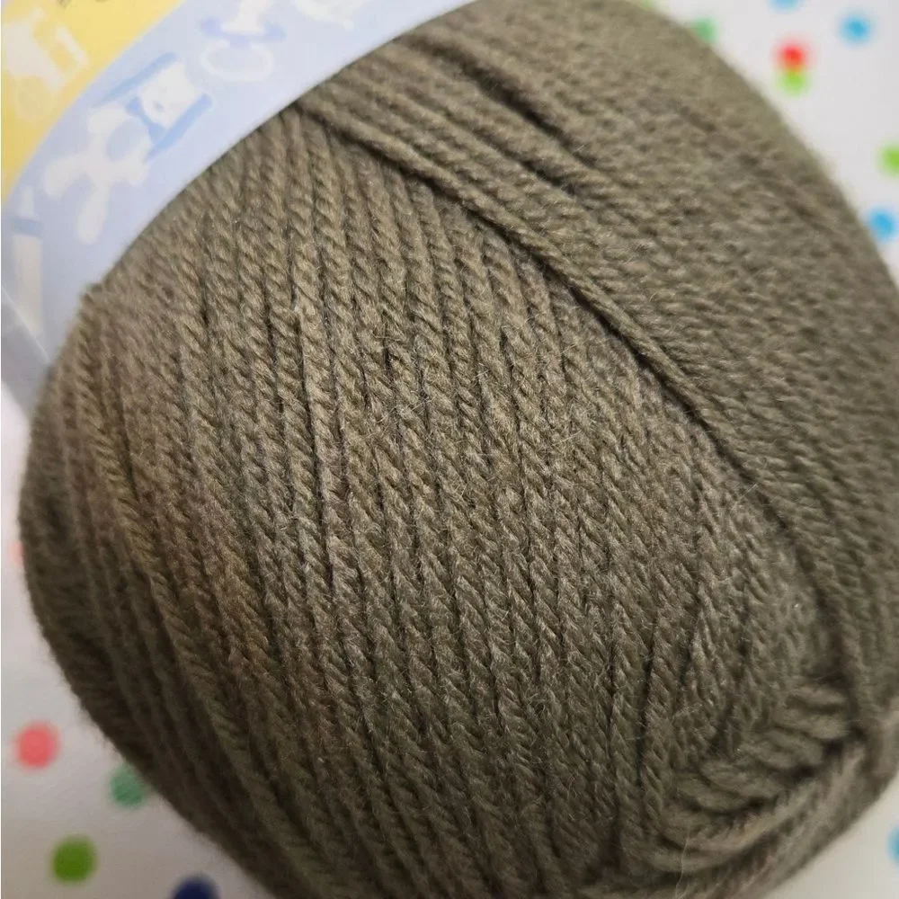 Baby Bee Sweet Delight Yarn in MOCHA